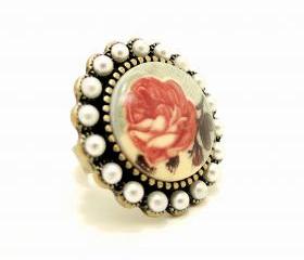 Vintage Style Pearl Rimmed Rose Ring