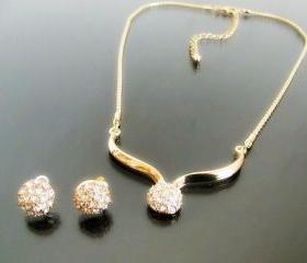 Rhinestone Teardrop Earrings & Necklace Set