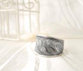 Silver Swirl Ring